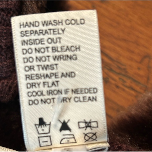 Tiara Vintage Knit Zip-Front Sweater Vest with Faux Fur Trim - Picture 13 of 13